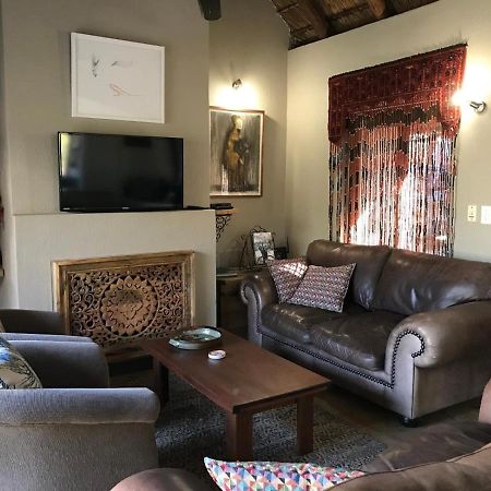 11 Raptors Lodge โฮดสปรูท ภายนอก รูปภาพ