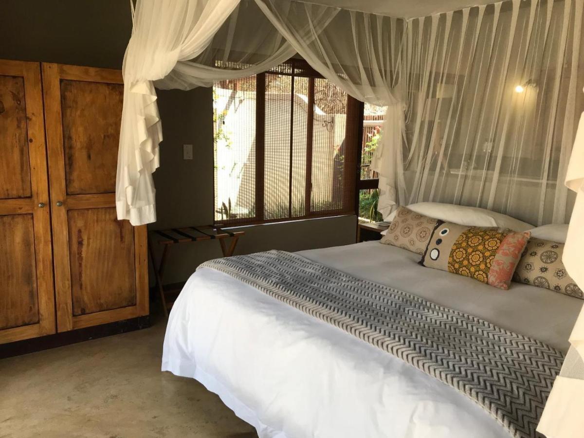 11 Raptors Lodge โฮดสปรูท ภายนอก รูปภาพ