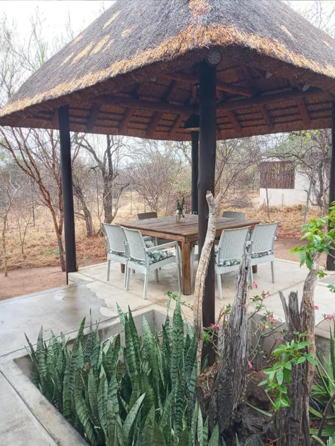 11 Raptors Lodge โฮดสปรูท ภายนอก รูปภาพ